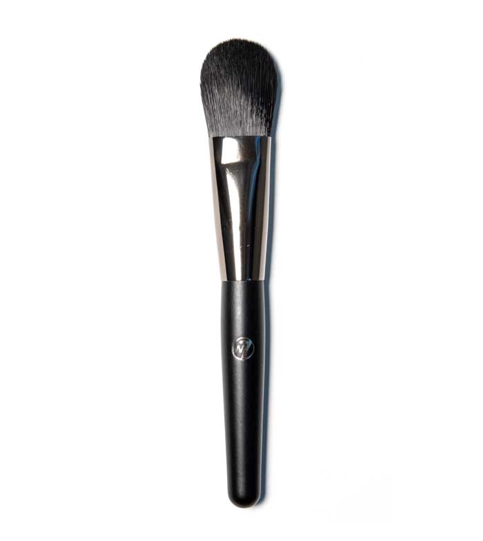 W7 Foundation Brush