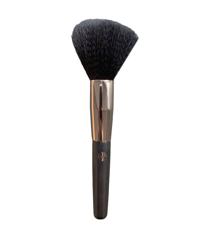 W7 Blusher Brush