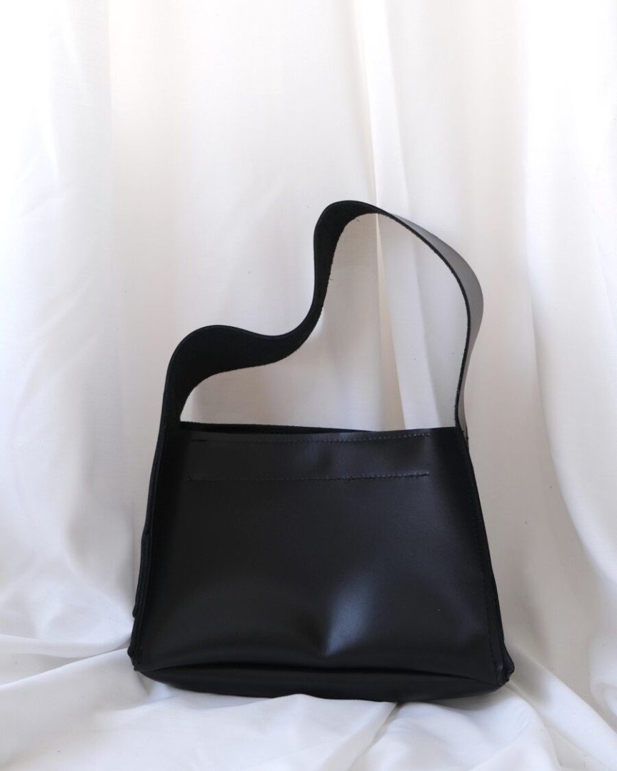 Hobo Bag / Black / Leather / S