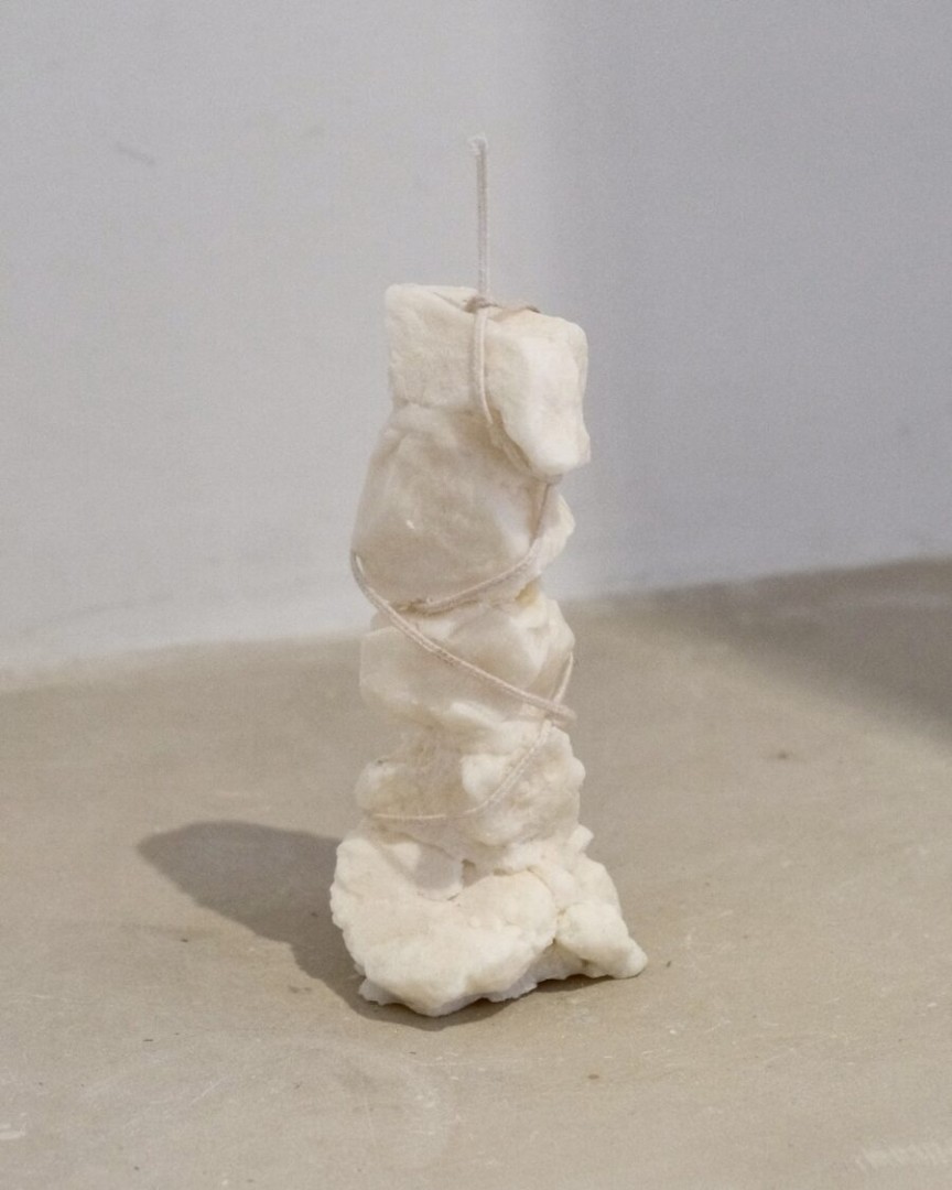 The Stone Shape Candle / Off-White Wax / Fragrance: Sea