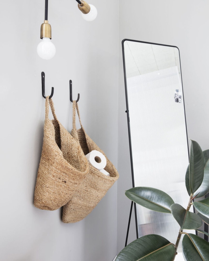 Storage, Mira, Nature