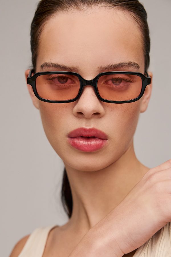 Logan / Black / Pink