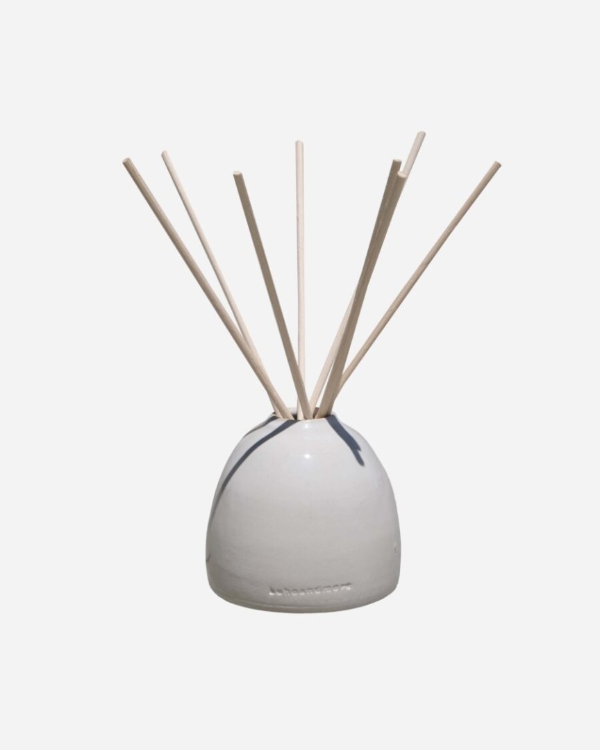 Fragrance Diffuser / White / Curvy Ceramic
