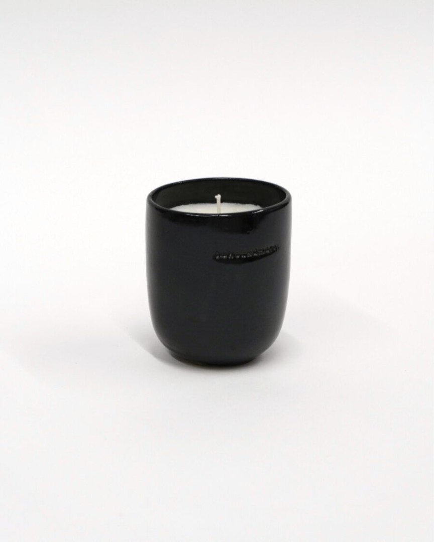 Curvy Scented Candle / Glossy Black Ceramic / L