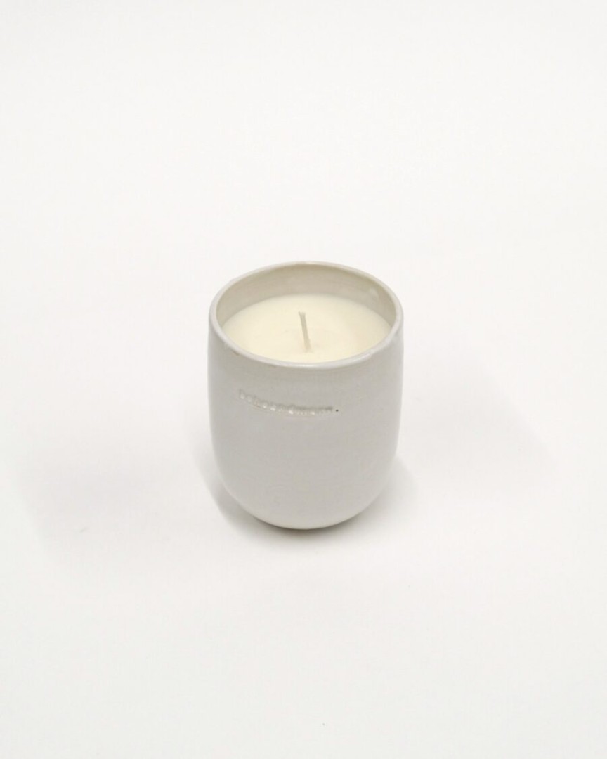Curvy Scented Candle / White Ceramic / L