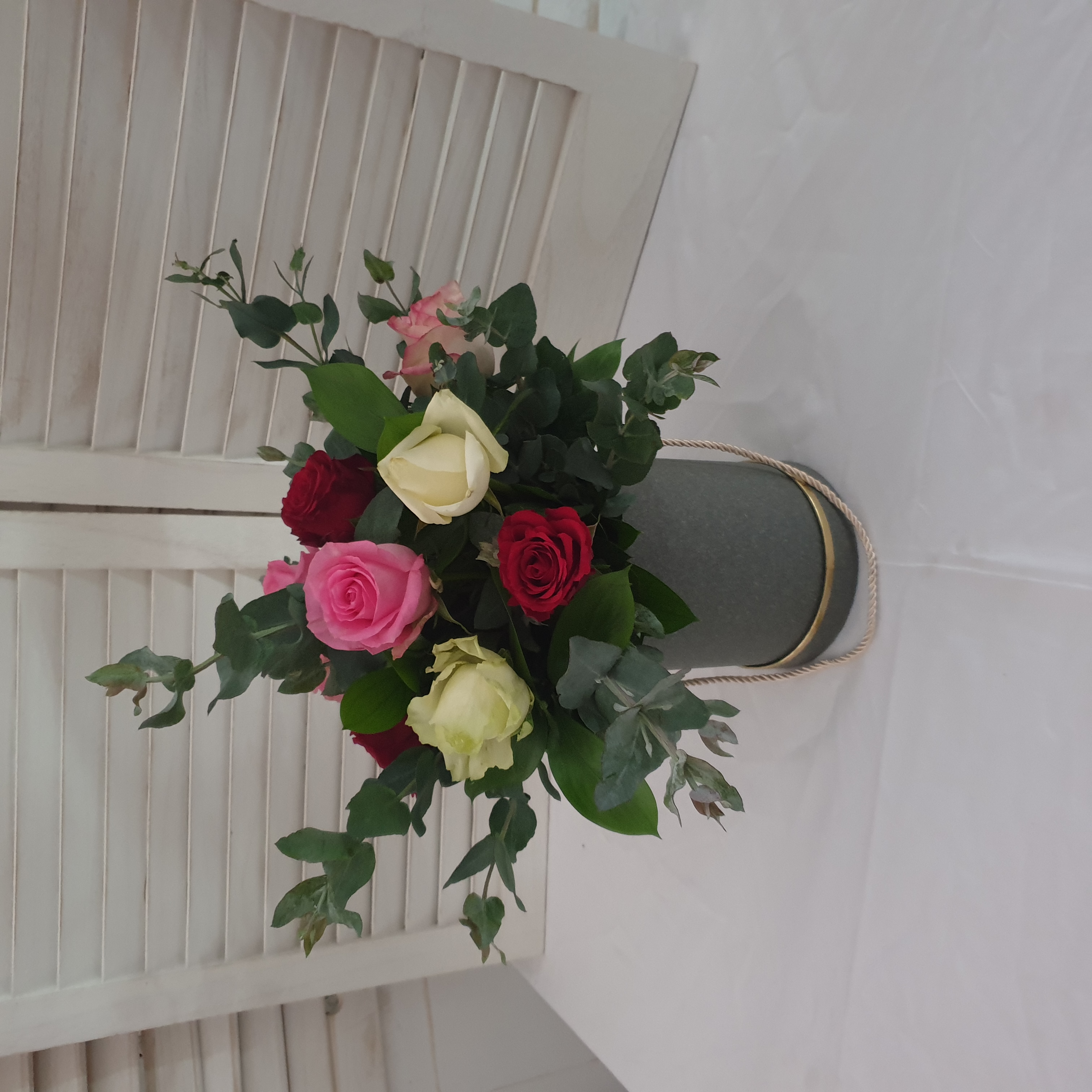 Flower Box Mixed Colored Roses 12 Roses