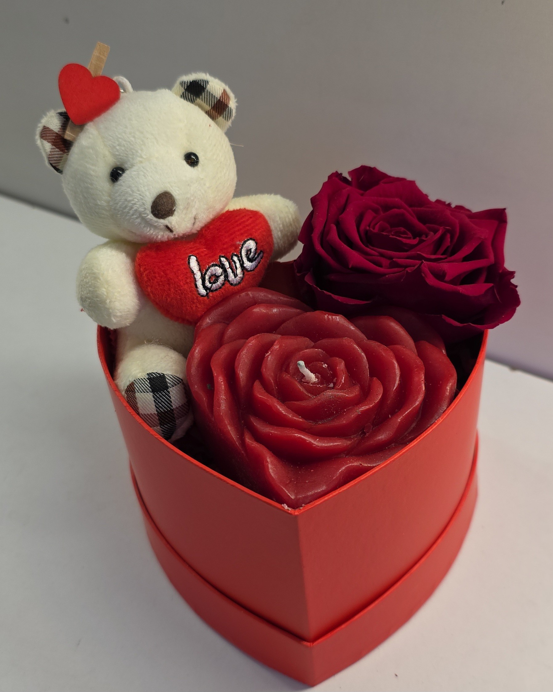 1 first quality fresh rose , heart candle , teddy bear in smal box No.6034