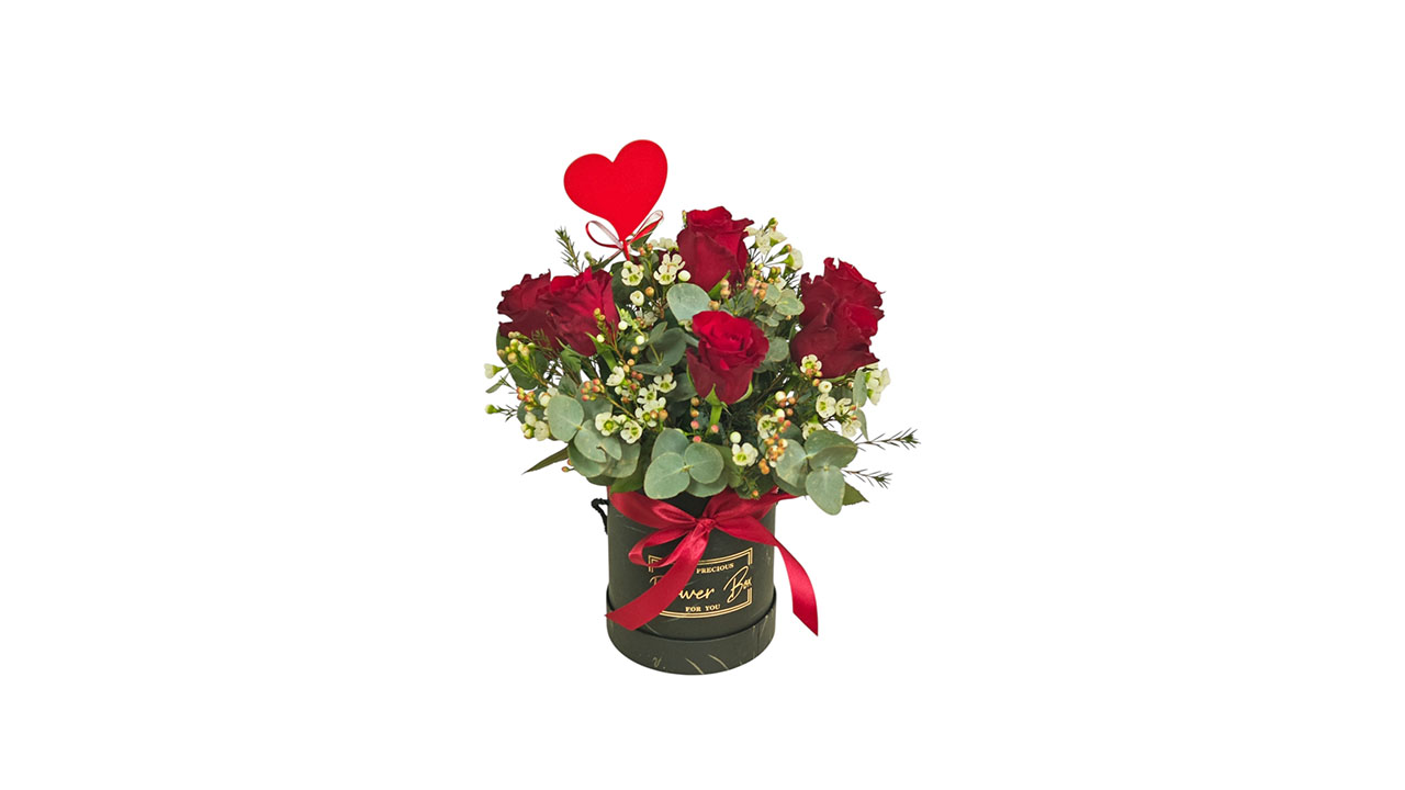 Pretty Red Roses Box