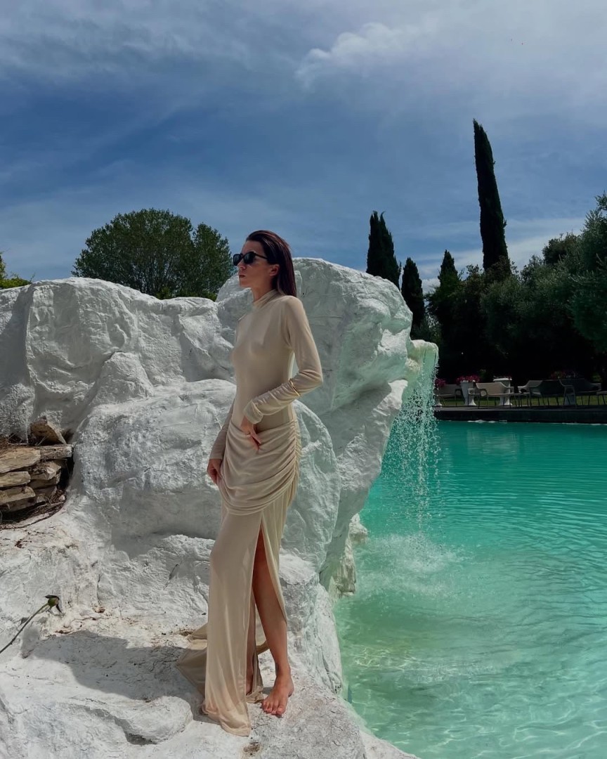 Lumina Long Sleeve Dress Color: Beige Size: M/L