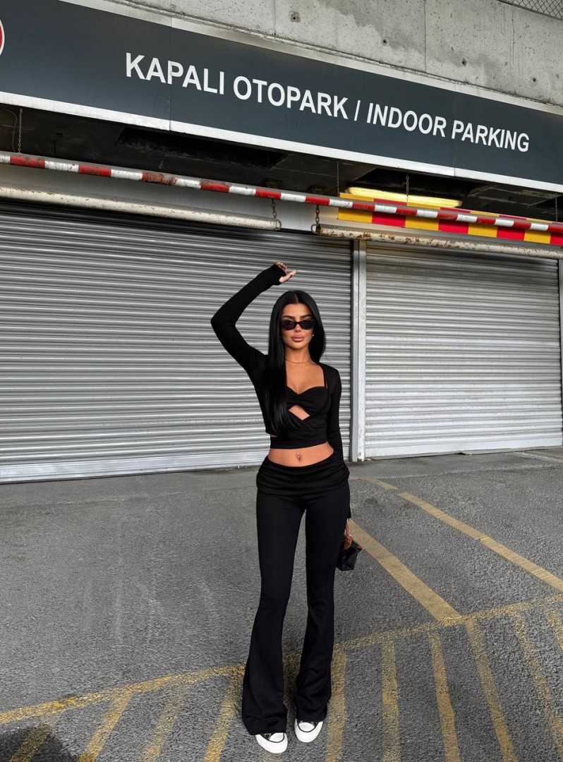 Xenia 3 pcs Two Piece Set Color: Black Size: M