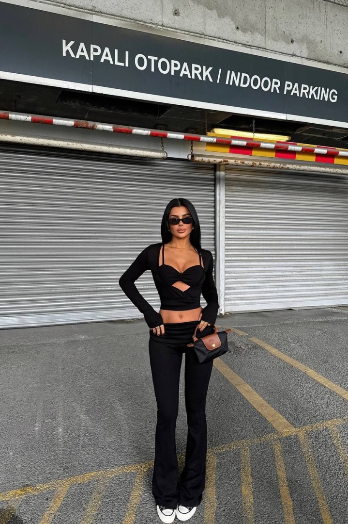 Xenia 3 pcs Two Piece Set Color: Beige Size: M