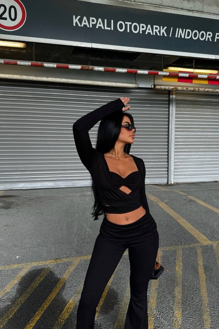 Xenia 3 pcs Two Piece Set Color: Beige Size: L