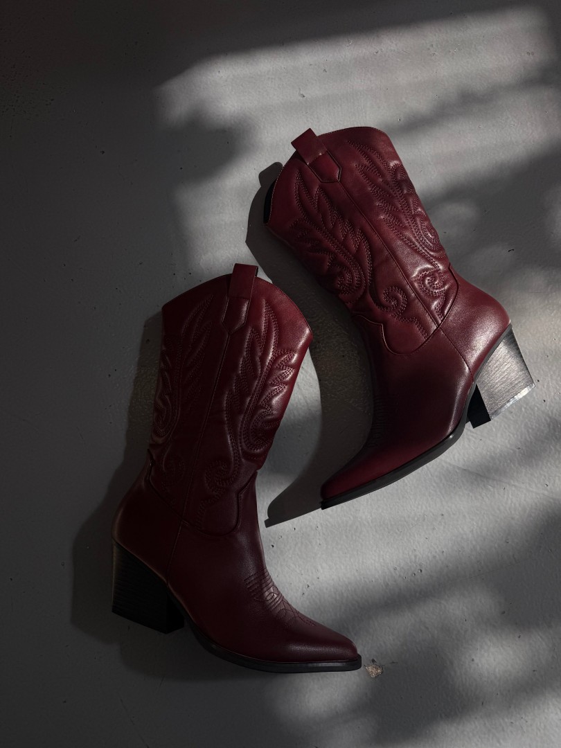 Burgundy colored Leather Western Boots Size: 37