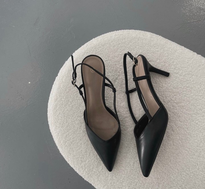 Eliz Black Heels with strap Size: 40