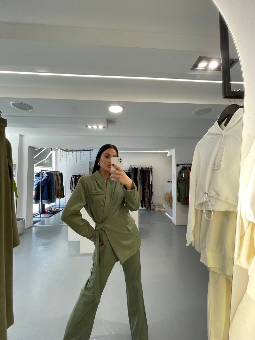 Vika Suit Color: Khaki Size: One size