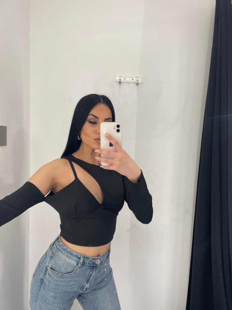 Keily top Color: Black