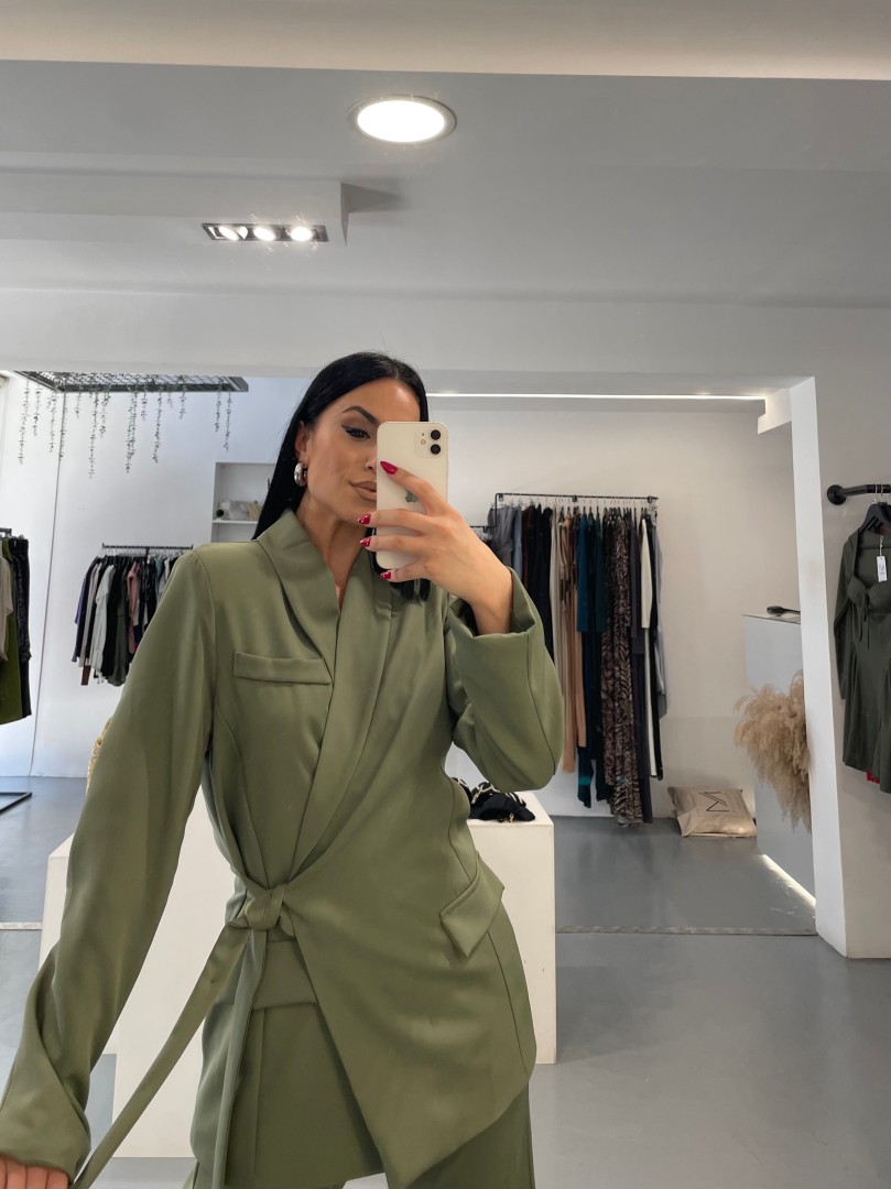 Vika Suit Color: White Size: One size