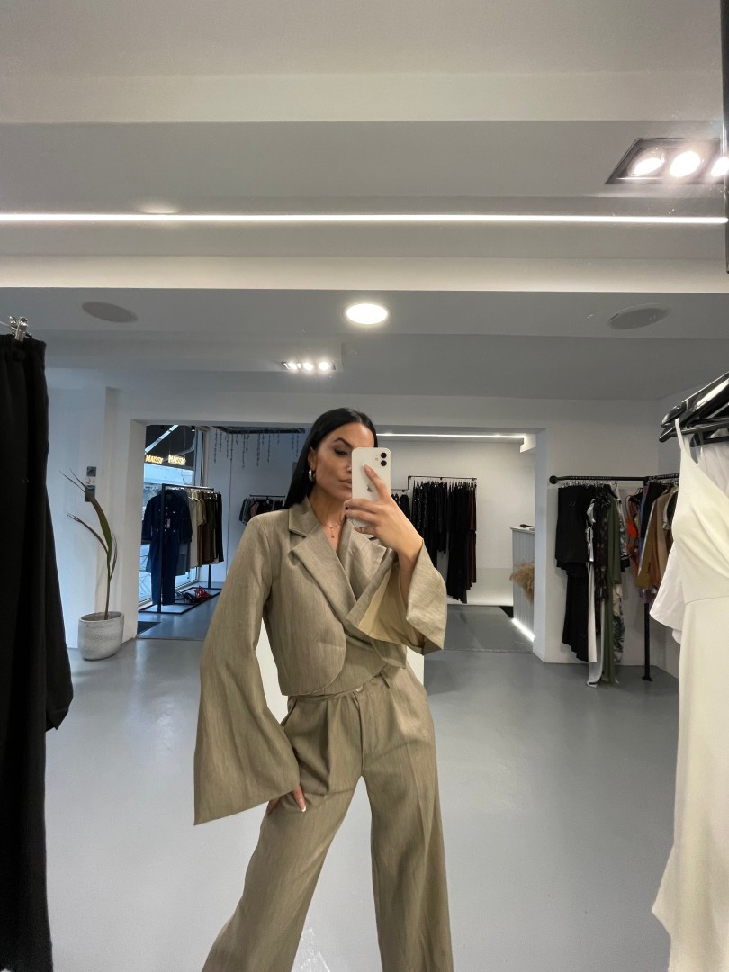 Emily Suit Color: Black