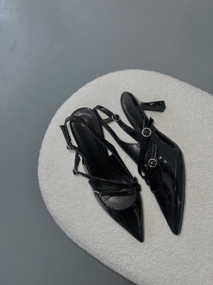 Black Pumps Heels With Straps Size: 39