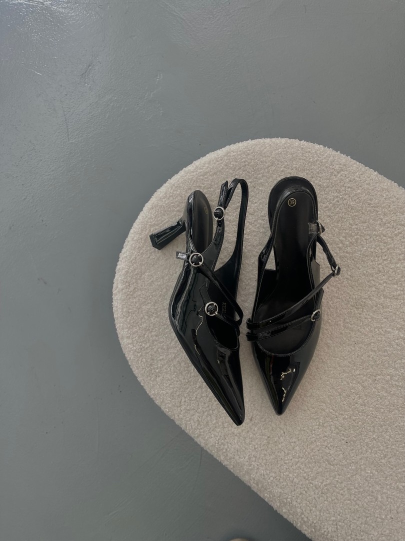 Black Pumps Heels With Straps Size: 40