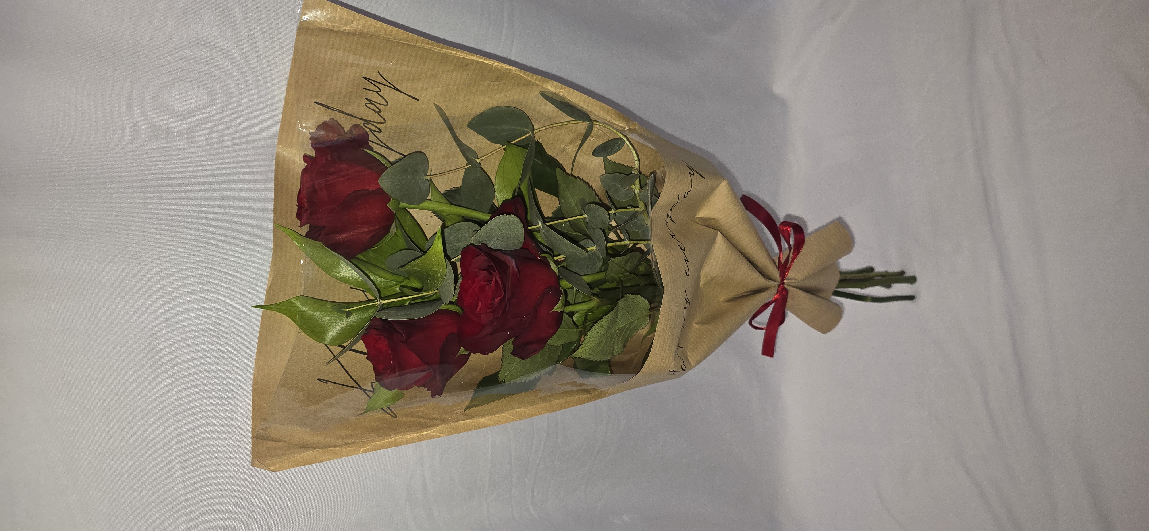 Red roses small bouquet
