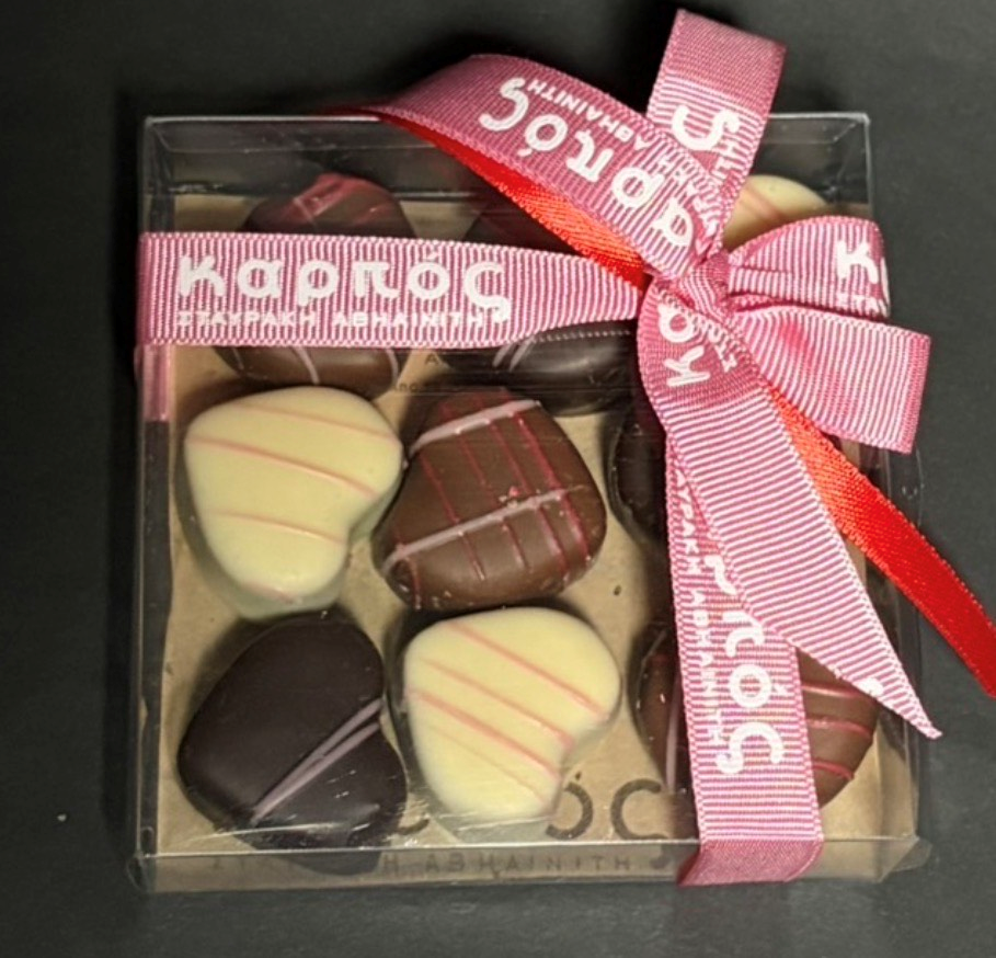 Karpos rectangle transparent box with heart shaped chocolates - Valentine - Valentine Sweets