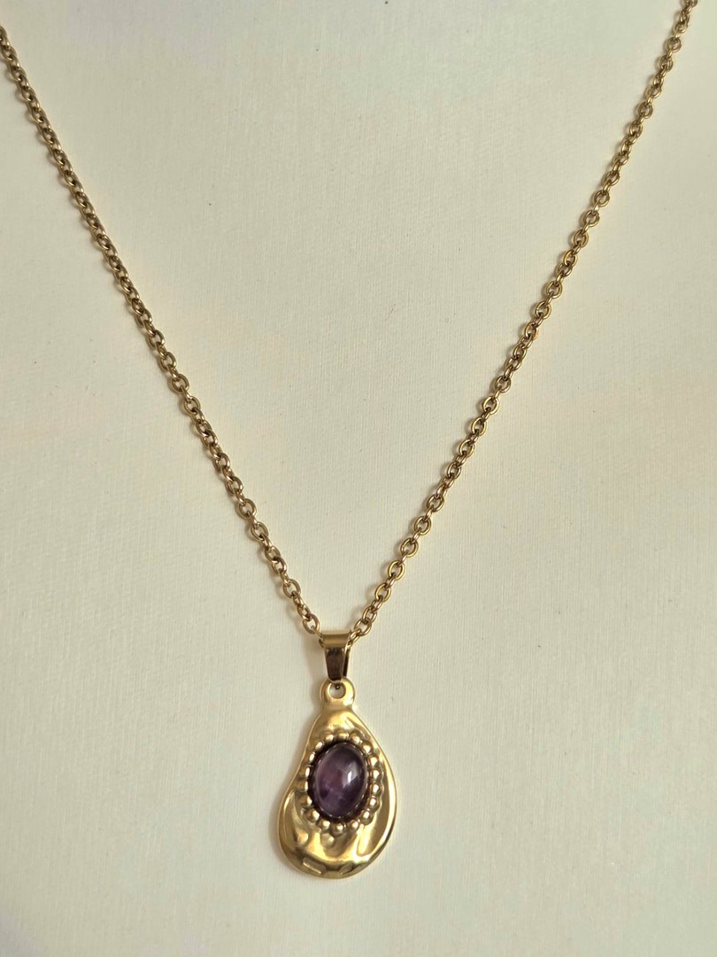 Gold Tear Neclace With Purple Stone