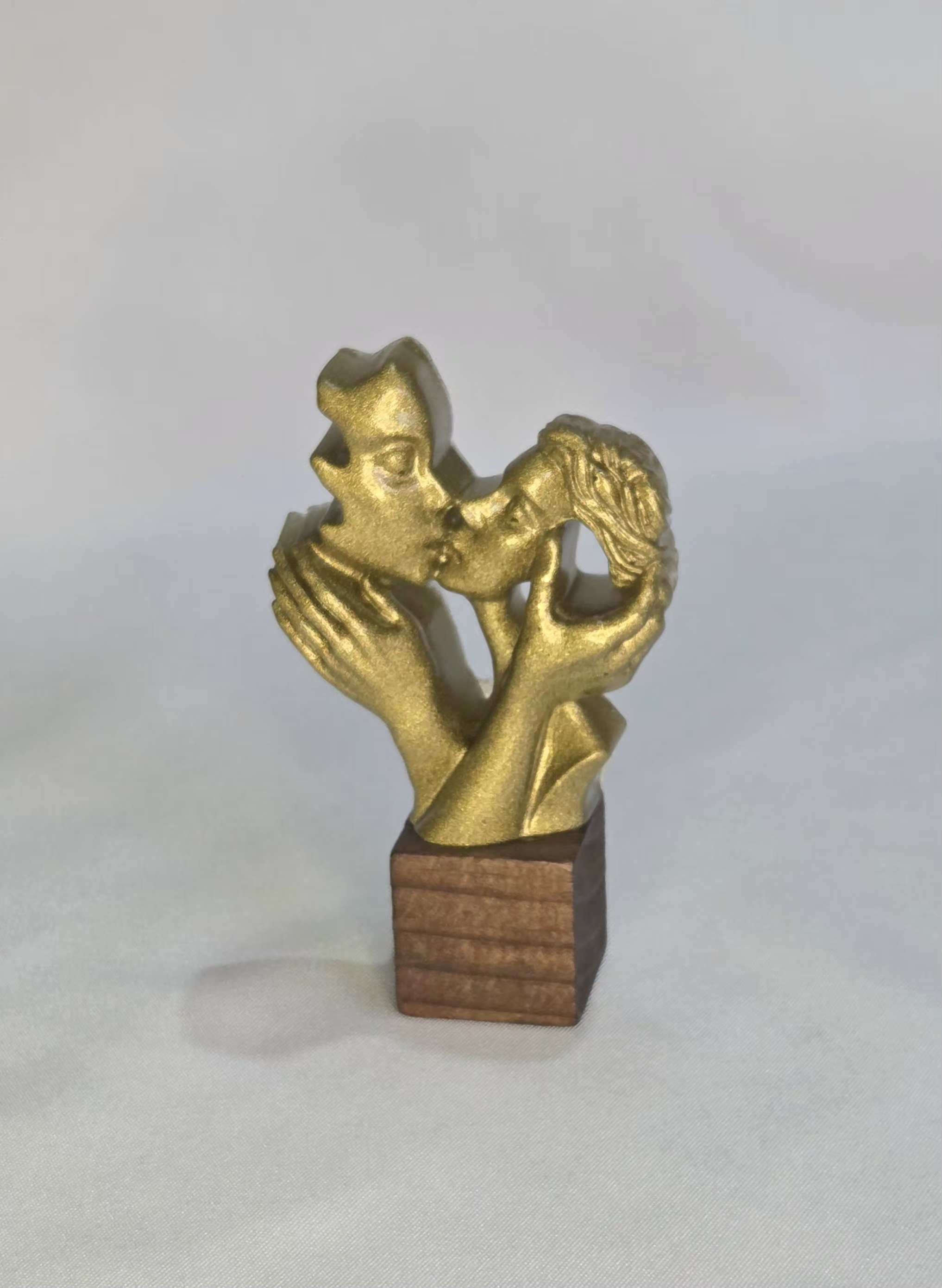 Decorative Sculpture Abstract Made Of Liquid Glass Woman And Man Hugging And Kissing Its On A Wooden Base Hight 10,5Cm One Piece In Each