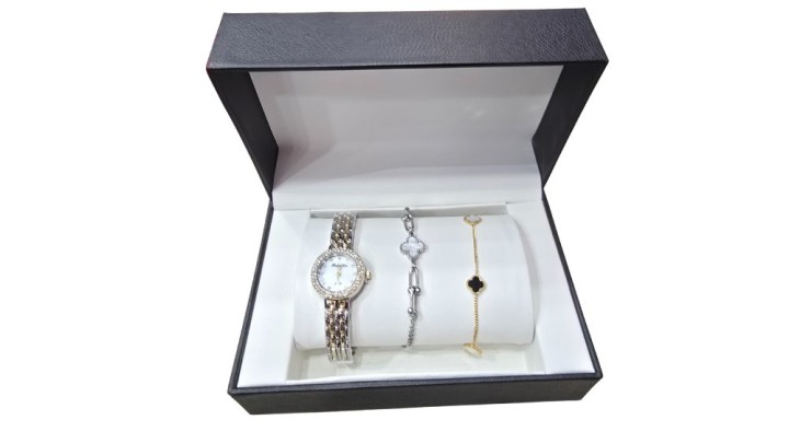 Two-Tone Women’s Watch with Clover Duo Bracelets – Gift Box Set