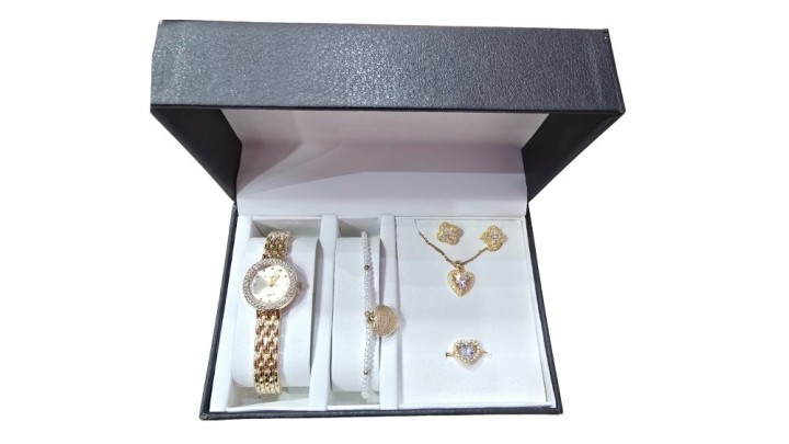 Gold Women’s Watch with Heart Crystal Jewelry – Necklace, Earrings, Bracelet & Ring