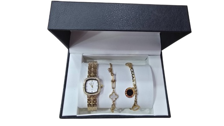 Gold Woman Watch with Triple Bracelet Se
