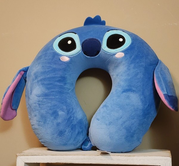 Stitch travel pillow