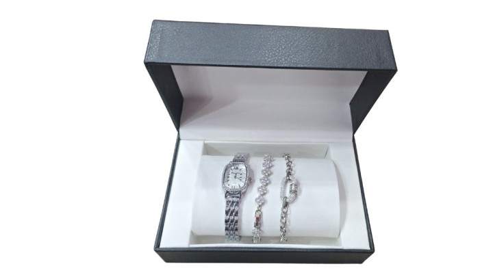 Elegant Silver Woman Watch & Bracelet Gift Set