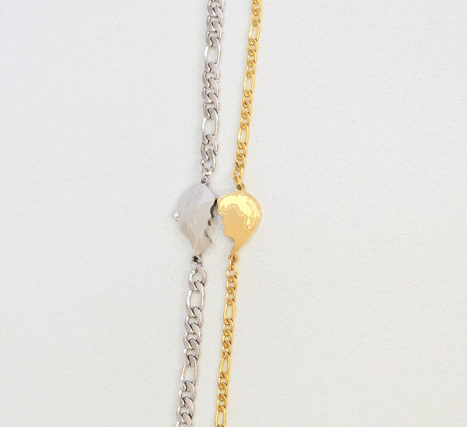 2 BRACELETES 2 HEARTS WITH COUPLE FACES