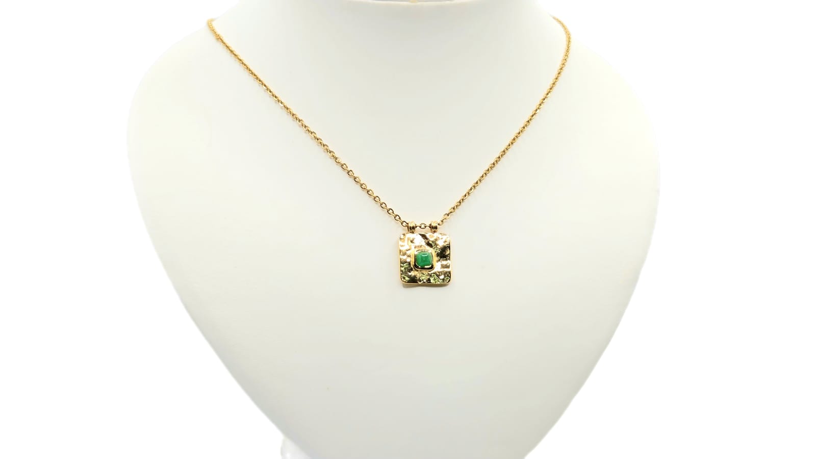 Gold Square Necklace With Green Stone. Cod.13