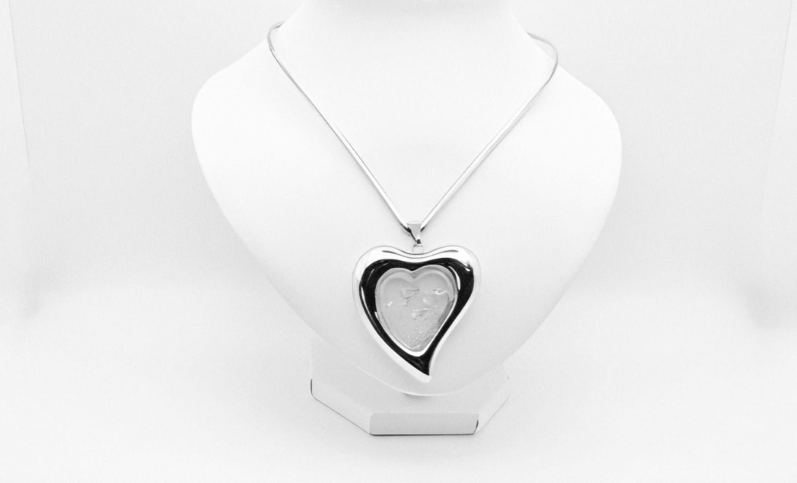 V Choker Necklace Silver Stainless Steel. Heart Pendant. Cod.29