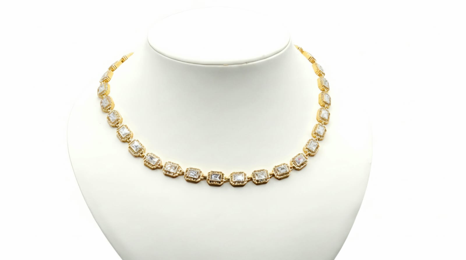 Riviera Stainless Steel Necklace With Rosettes. Cod.33