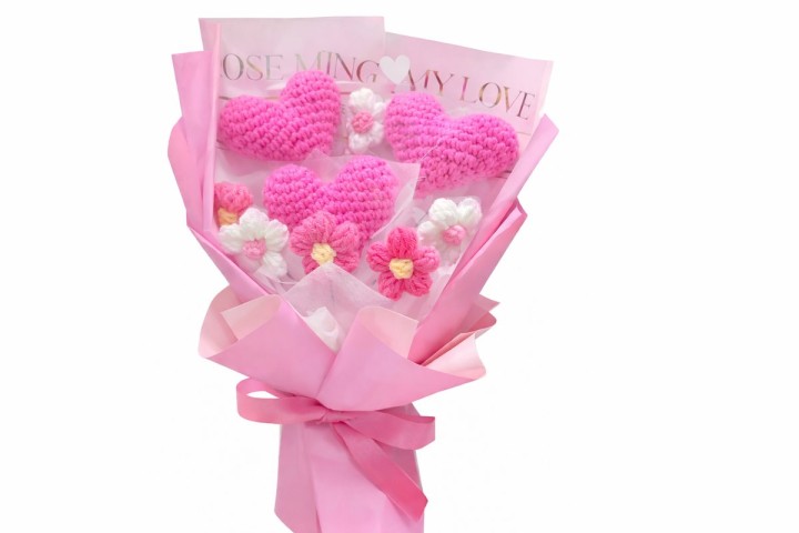 Romantic Handmade pink Crochet Heart & Flower Bouquet
