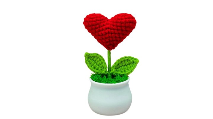 ❤️ Handmade Crochet Heart Flower in Pot – 14 cm