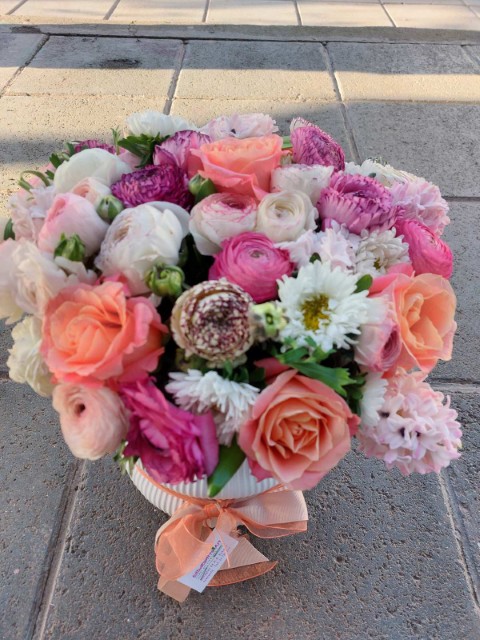 Rose Bouquet with Pink, Orange and varied Colors
