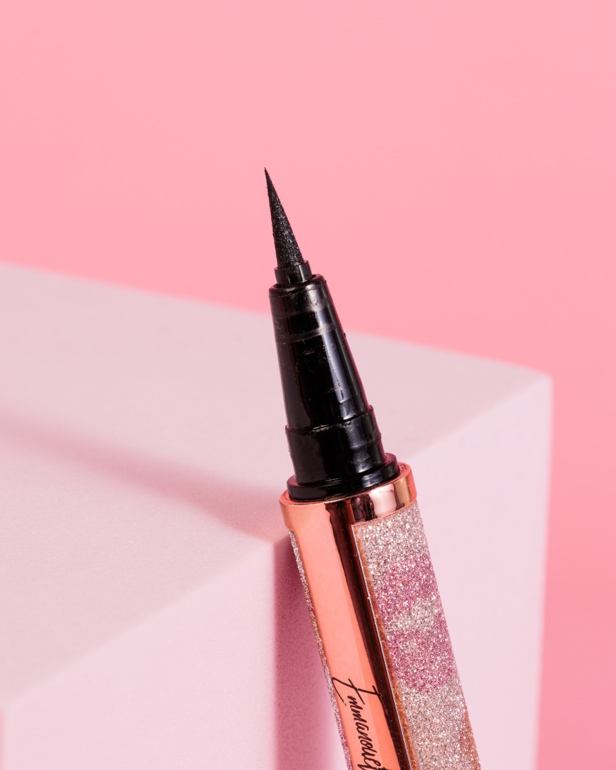 Emmanouela Cosmetics Super Glam Eyeliner