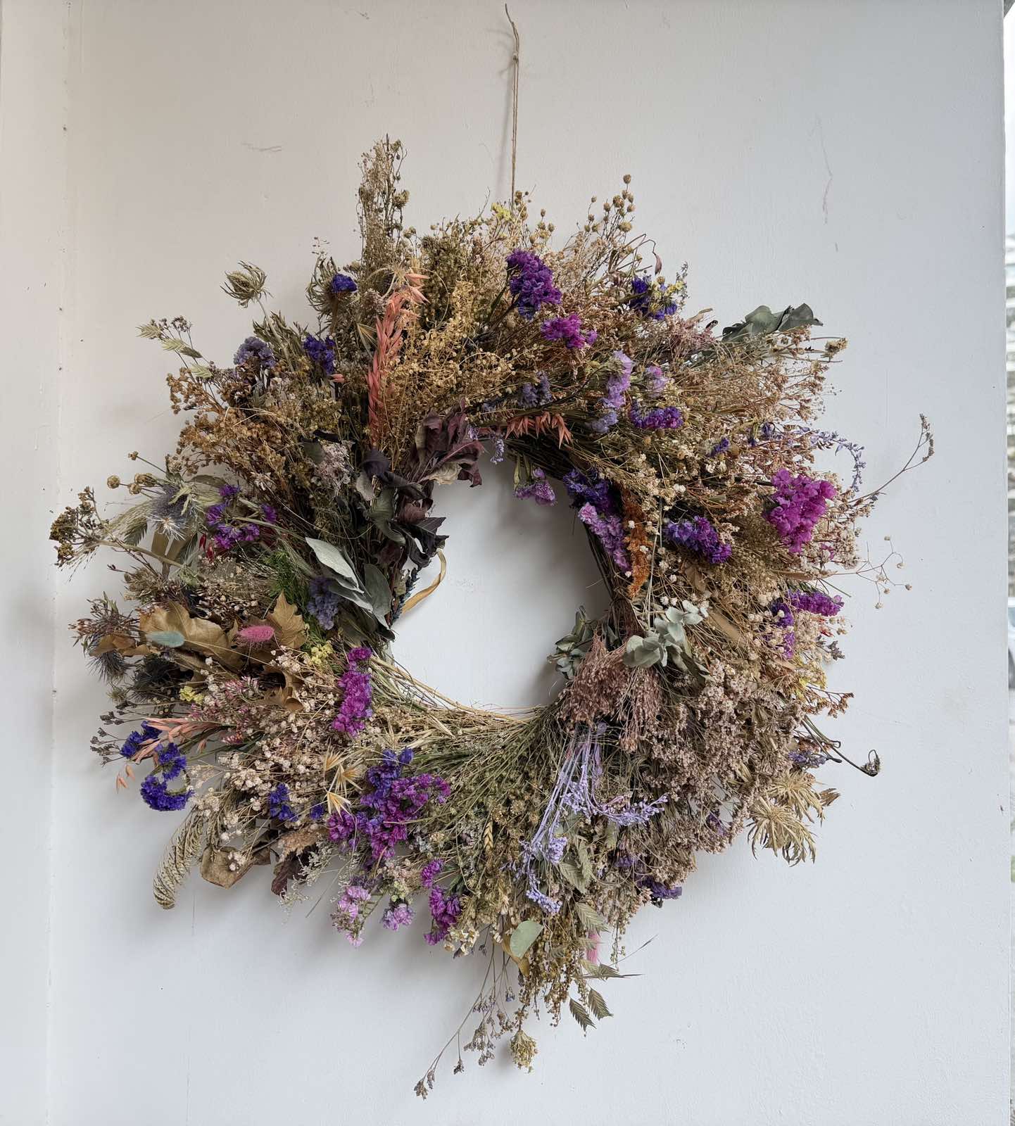 Flower dried wreath