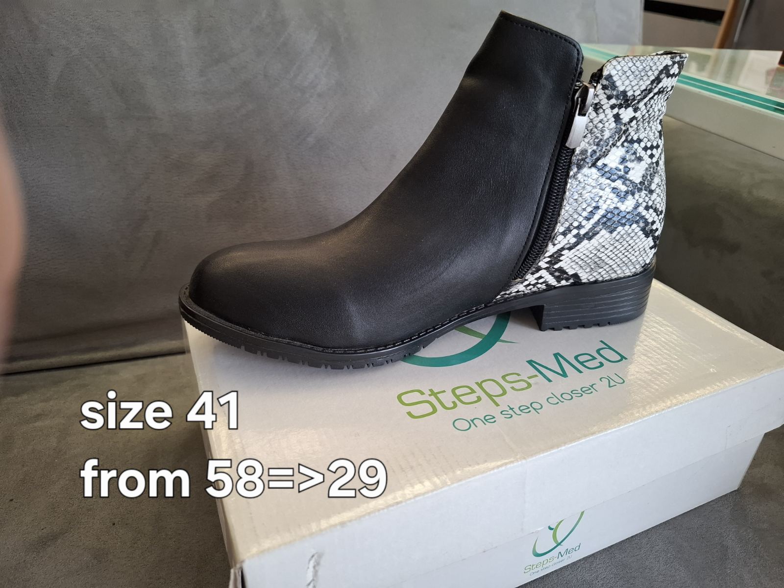 Steps 210 Black S41