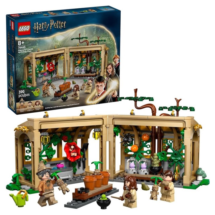 LEGO 76445 Hogwarts Castle: Herbology Class - Building Set - Recreate magic herbology classes at Hogwarts™ Castle with this LEGO® Harry Potter™ classroom play...