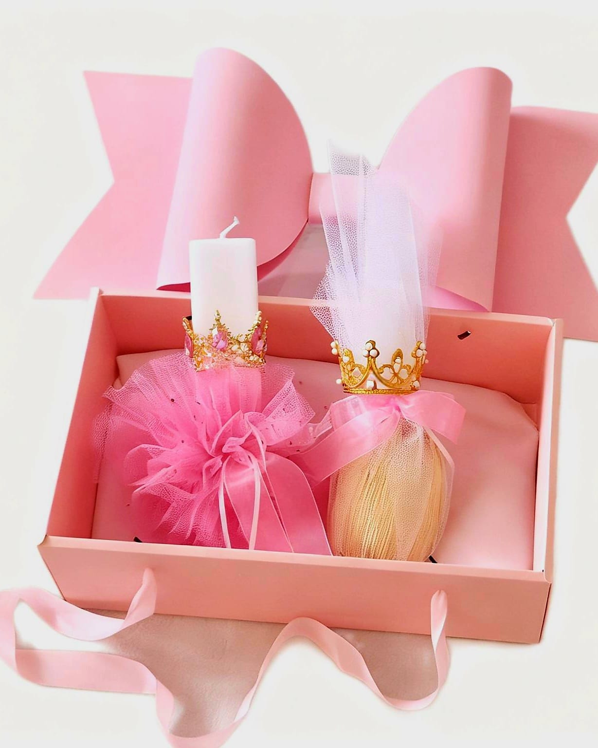 EASTER CANDLE  WITH CROWN AND CHOCOLATE EGG WITH CROWN IN A  PINK BOX WITH BOW Lambada.