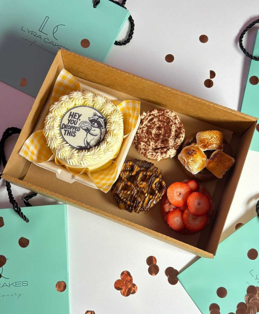 Pistachio with Raspberries Hey You Dropped This Cookie Set