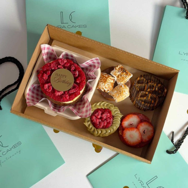 Bento Cheesecake Raspberry Happy Birthday & Cookies